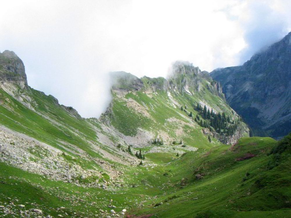 Wolken unterm Fronalpstock