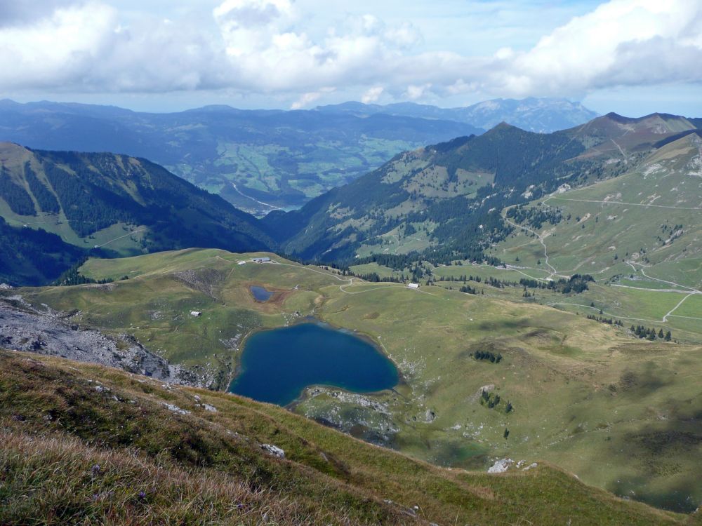 Blick über Sachsler Seefeld bis zum Sarnersee