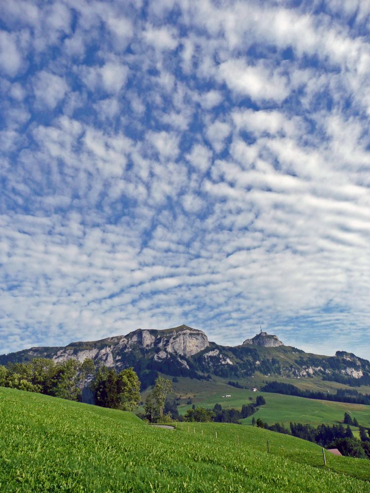 Wolken über Kamor und Hoher Kasten