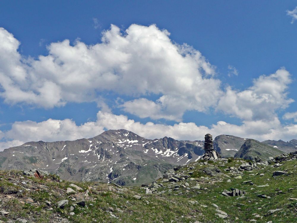 Pischahorn mit Steinmännchen