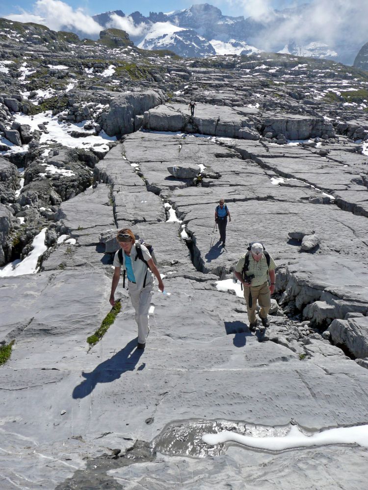 Karrenfelder auf dem Mären-Massiv