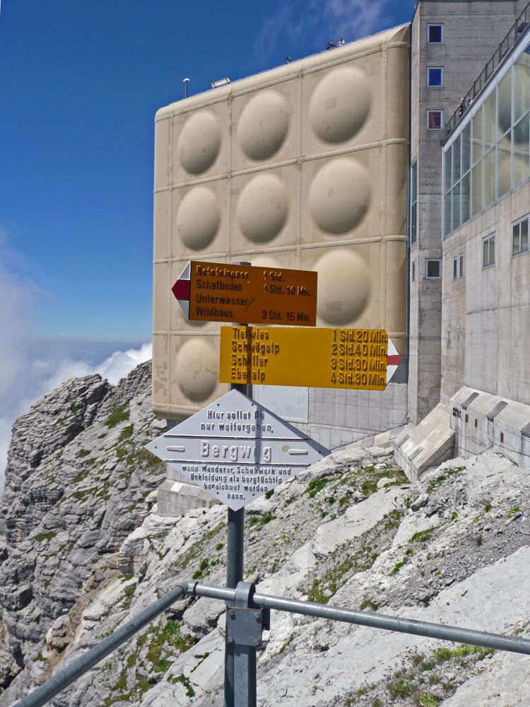 Wanderwegweiser am Säntis