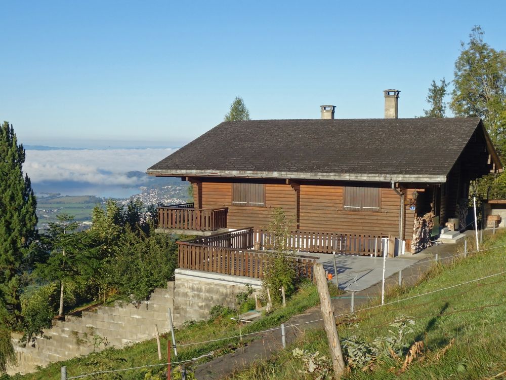 Holzhaus mit Aussicht