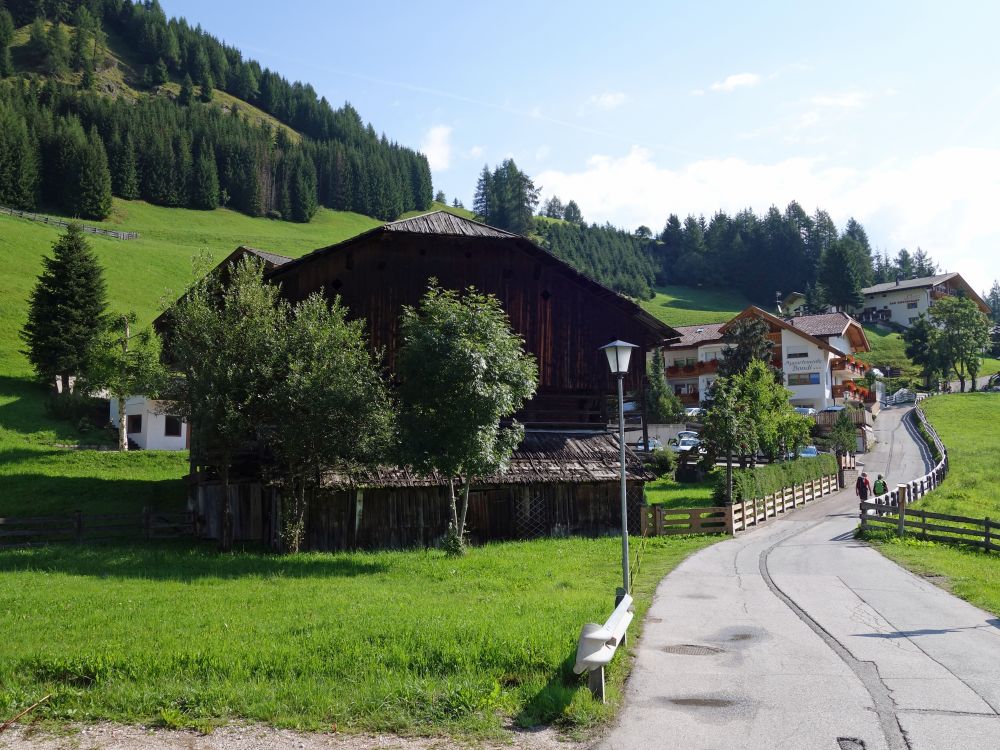 Strada Sora in Colfosco