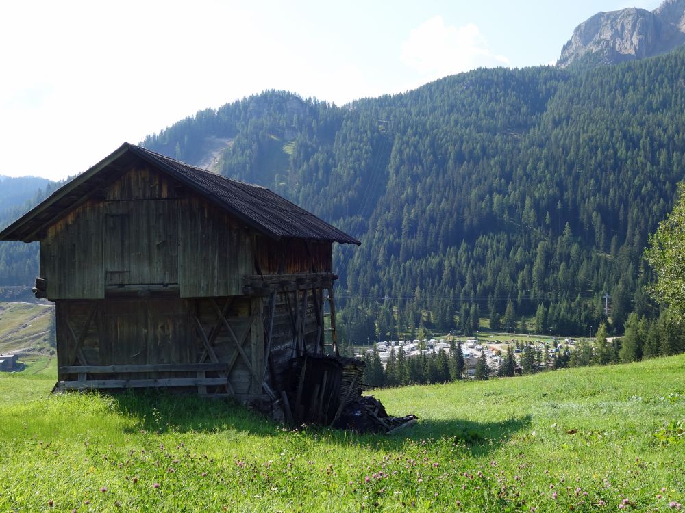 Hütte und Campingplatz Colfosco