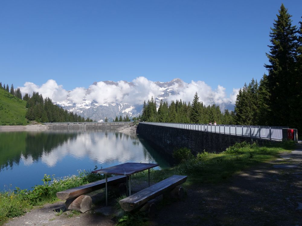 Garichti Stausee und Glärnisch in Wolken