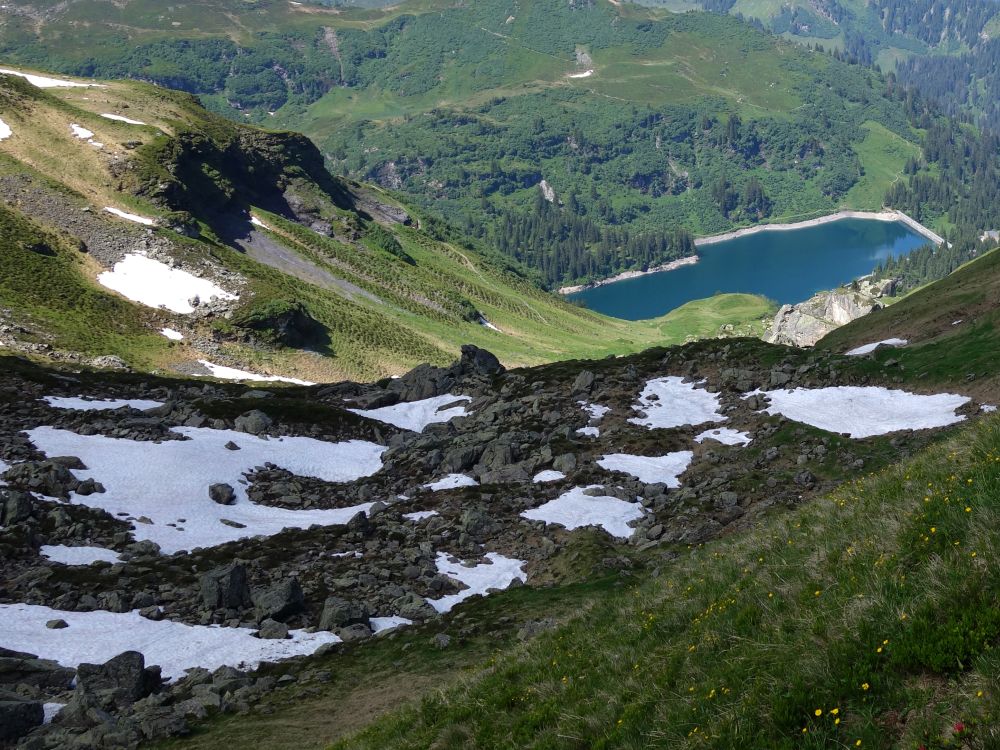 Garichti Stausee und Schneereste