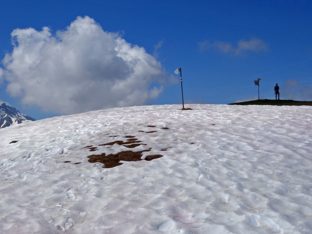 Schneefeld mit Wolke