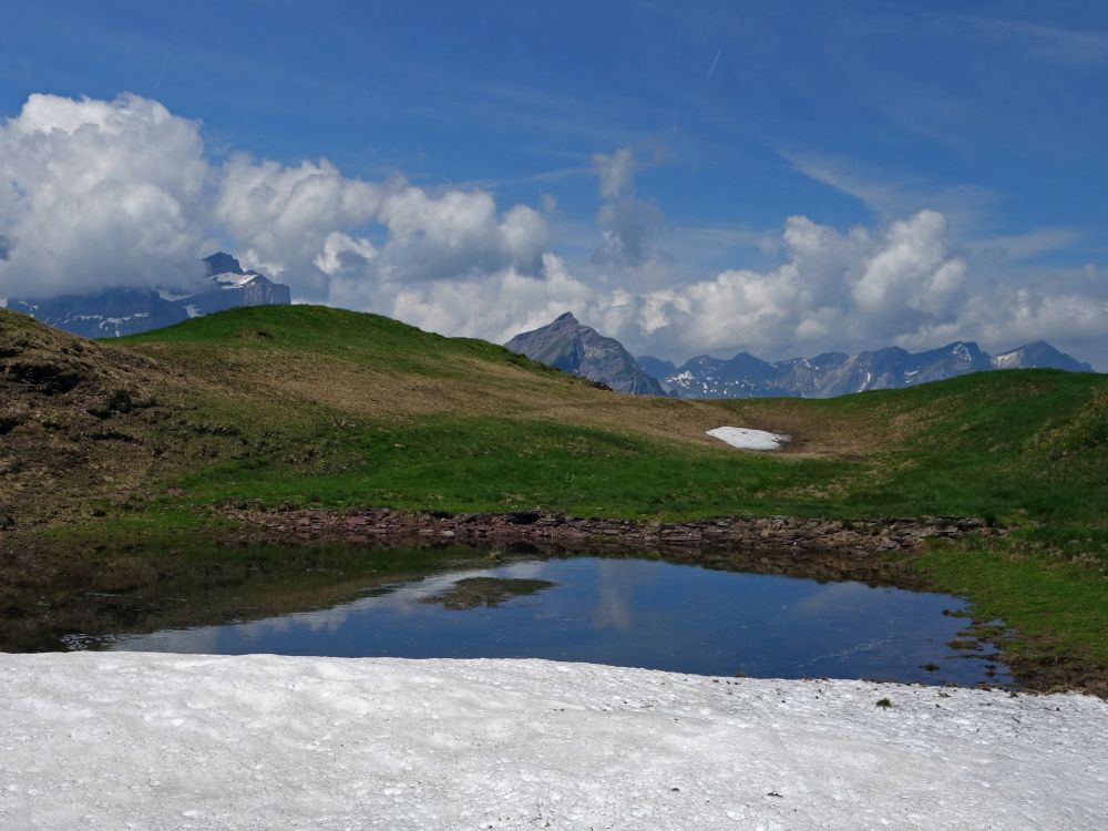 Kleiner See mit Vorder Glärnisch