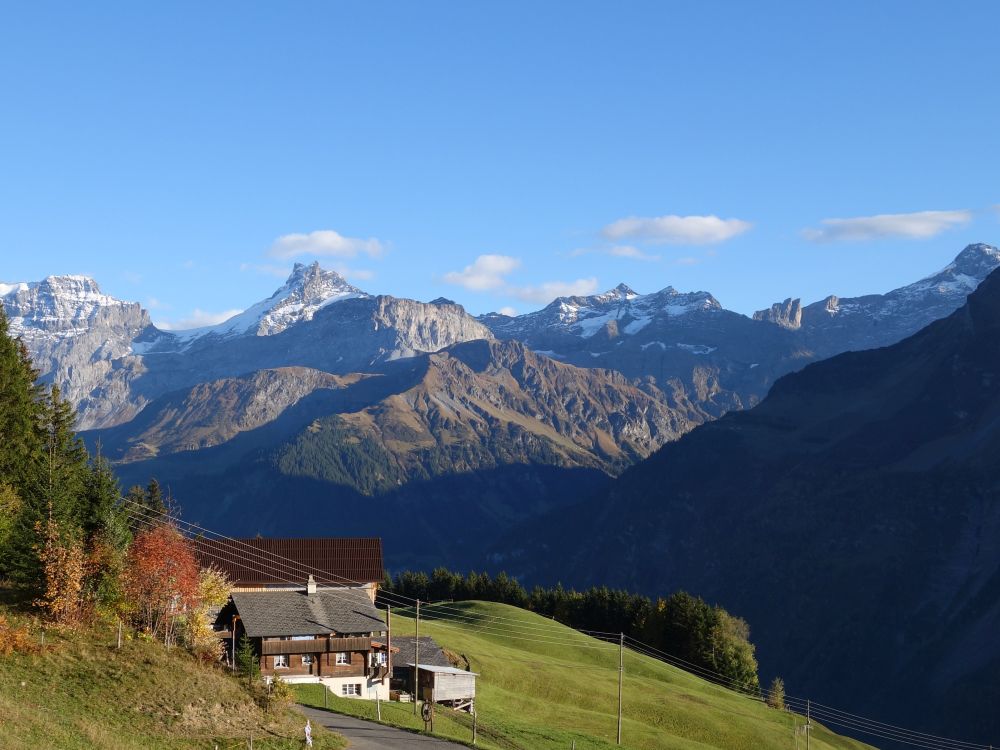 Schächental im Schatten