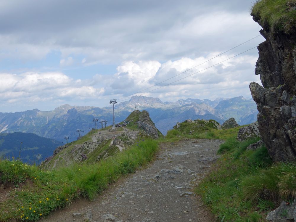 Sennigrat und Blick zur Roten Wand