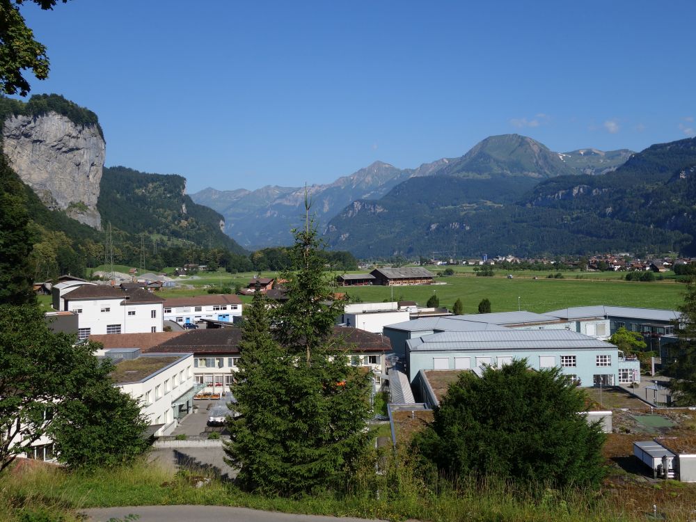 Blick über Reichenbach ins Haslital