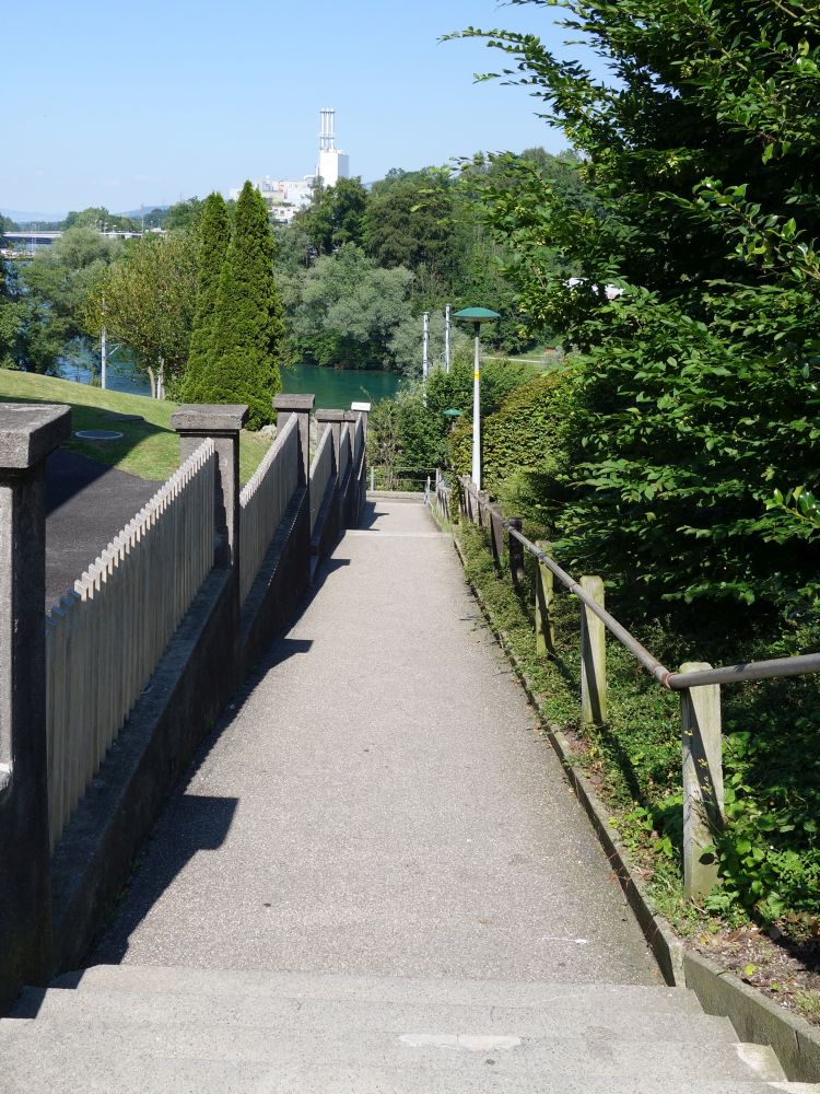 Treppe zur Reuss in Reussbühl