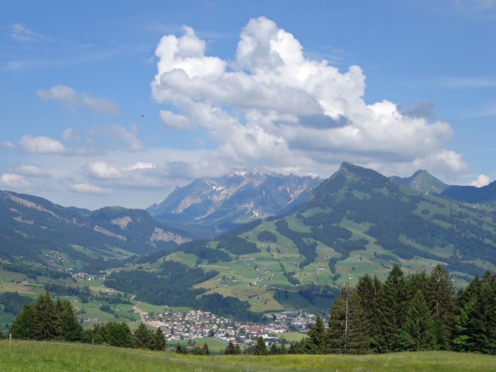 Stockberg und Säntis in Wolken