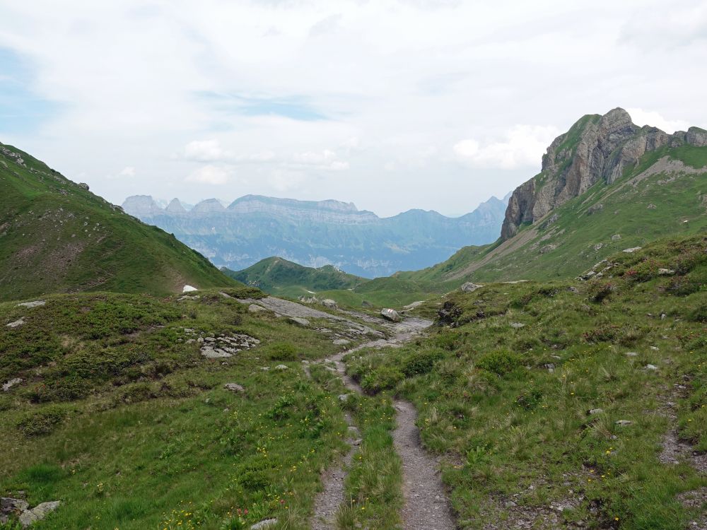 Churfirsten und Sächsmoor (re.)