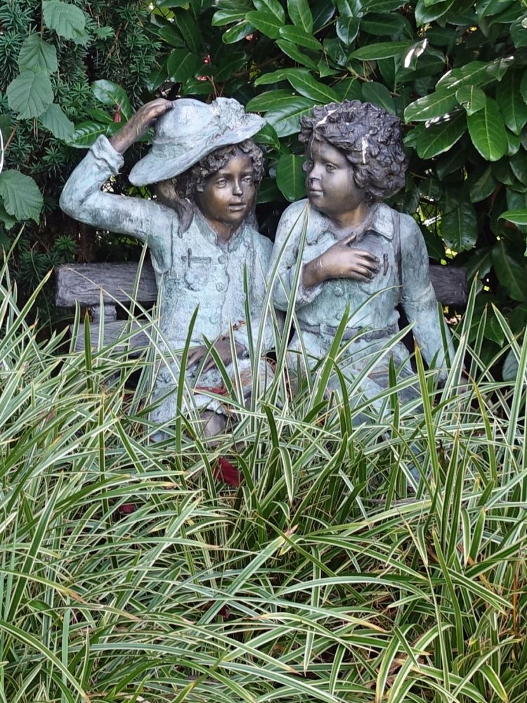 Figuren im Garten