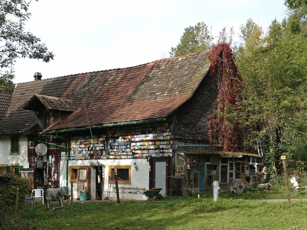 Haus mit Preistafeln