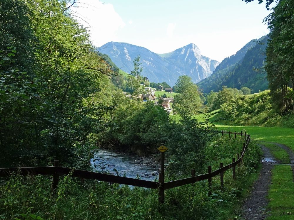 Wanderweg an der Seez