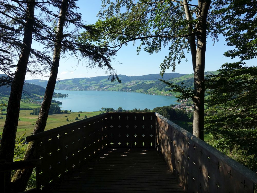 Aussichtskanzel mit Blick zum Ägerisee