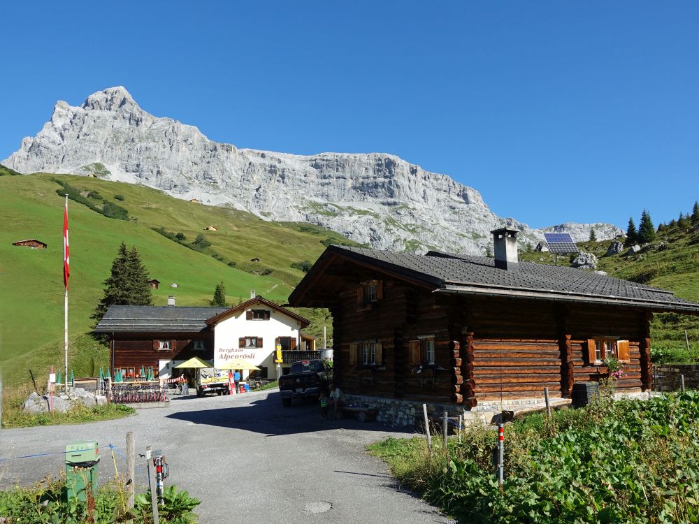 Sulzfluh und Berghaus Alpenrösli