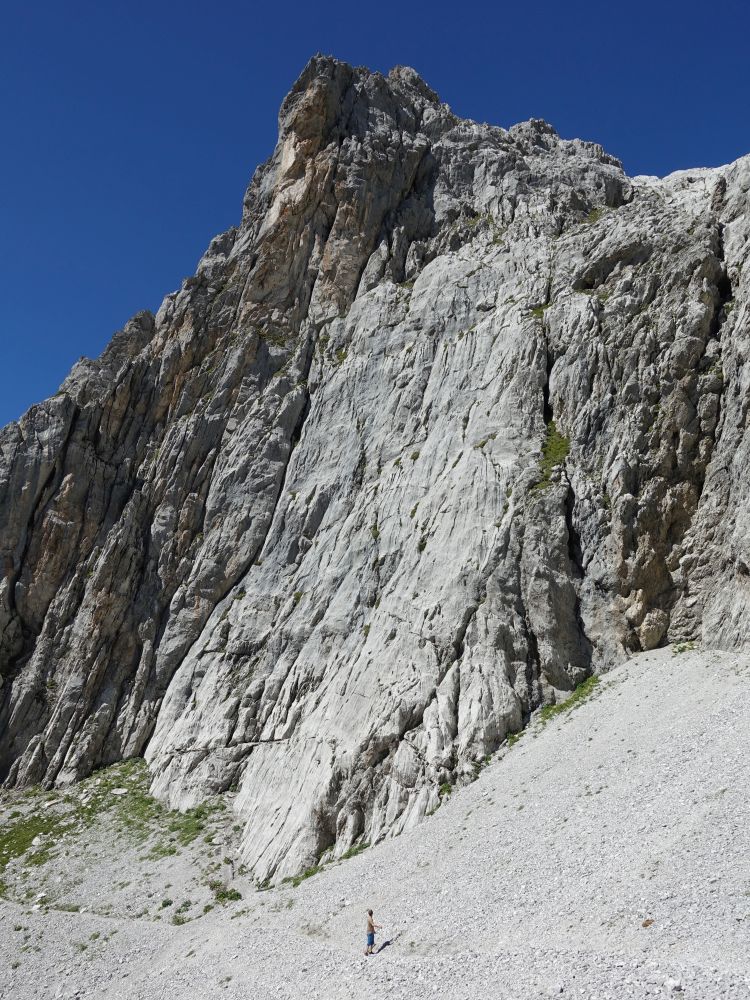 Felswand unterhalb der Sulzfluh