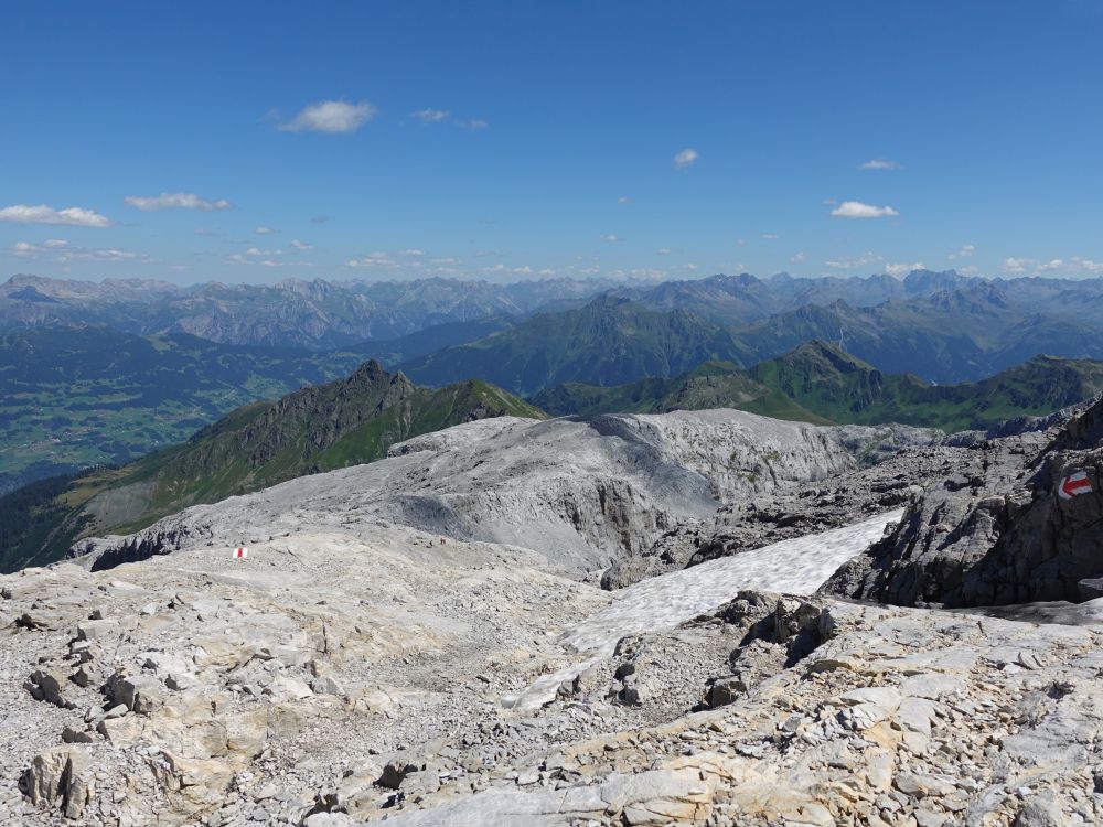 Karrenfelder unter der Sulzfluh