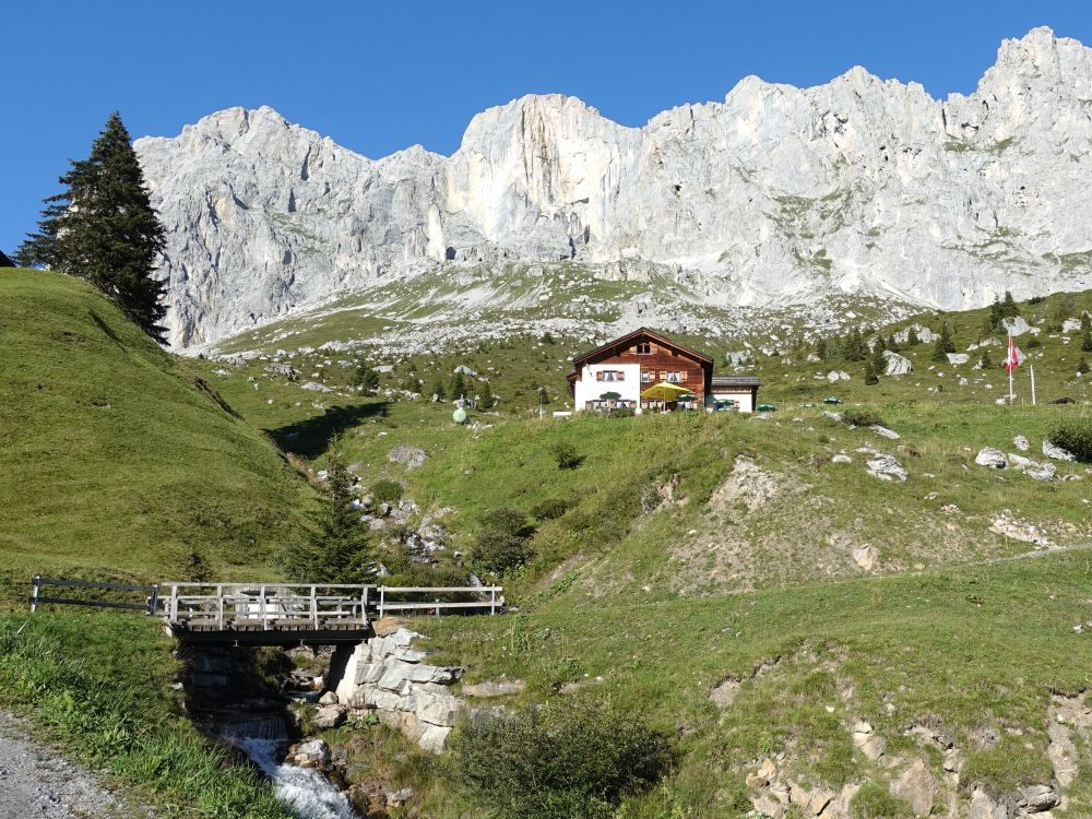 Berghaus Alpenrösli und Schijenfluh