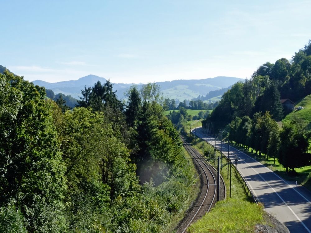 Schiene, Strasse und Speer