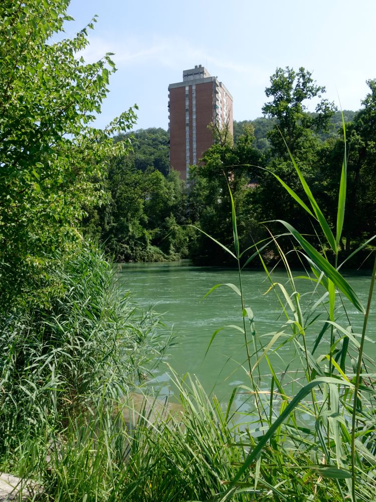 Hochhaus an der Limmat