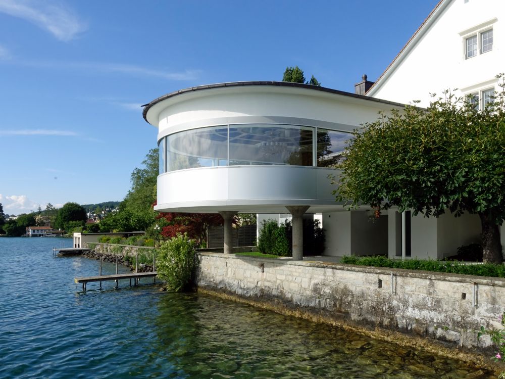 Haus am Seeufer im Unterdorf