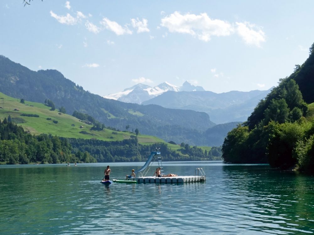 Badeinsel im Lungerersee