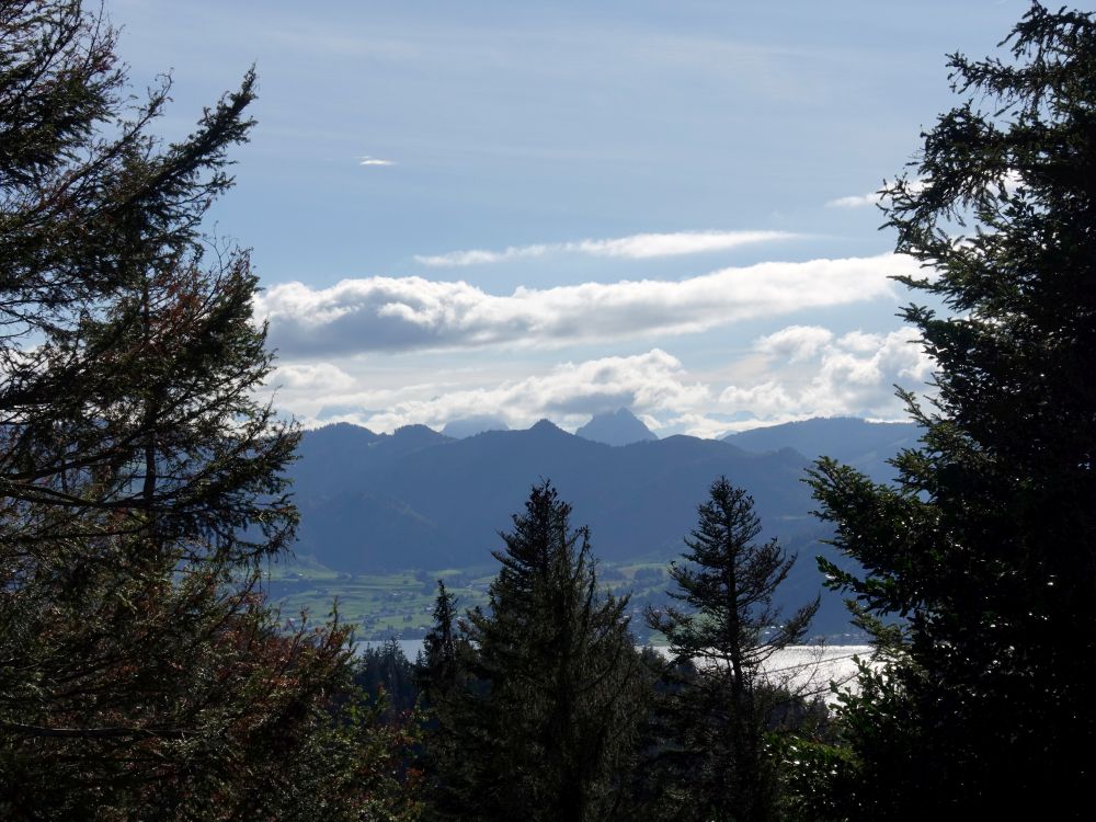 Sihlsee und Mythen unter Wolken