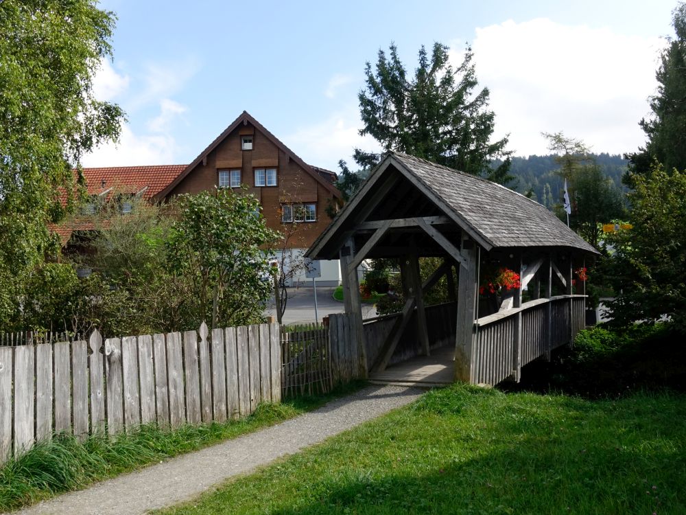 Holzsteg über den Zwislenbach