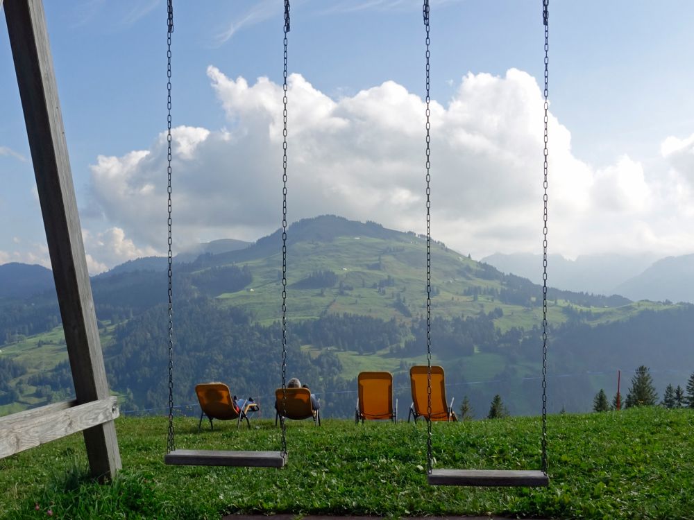 Schaukeln mit Blick zum Fähnerenspitz