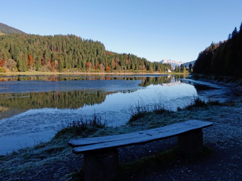 Sitzbank am Obersee und Churfirsten