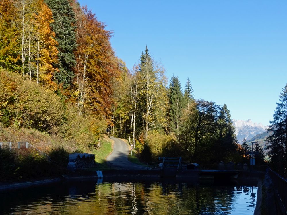 Wasserbecken bei Rütiberg