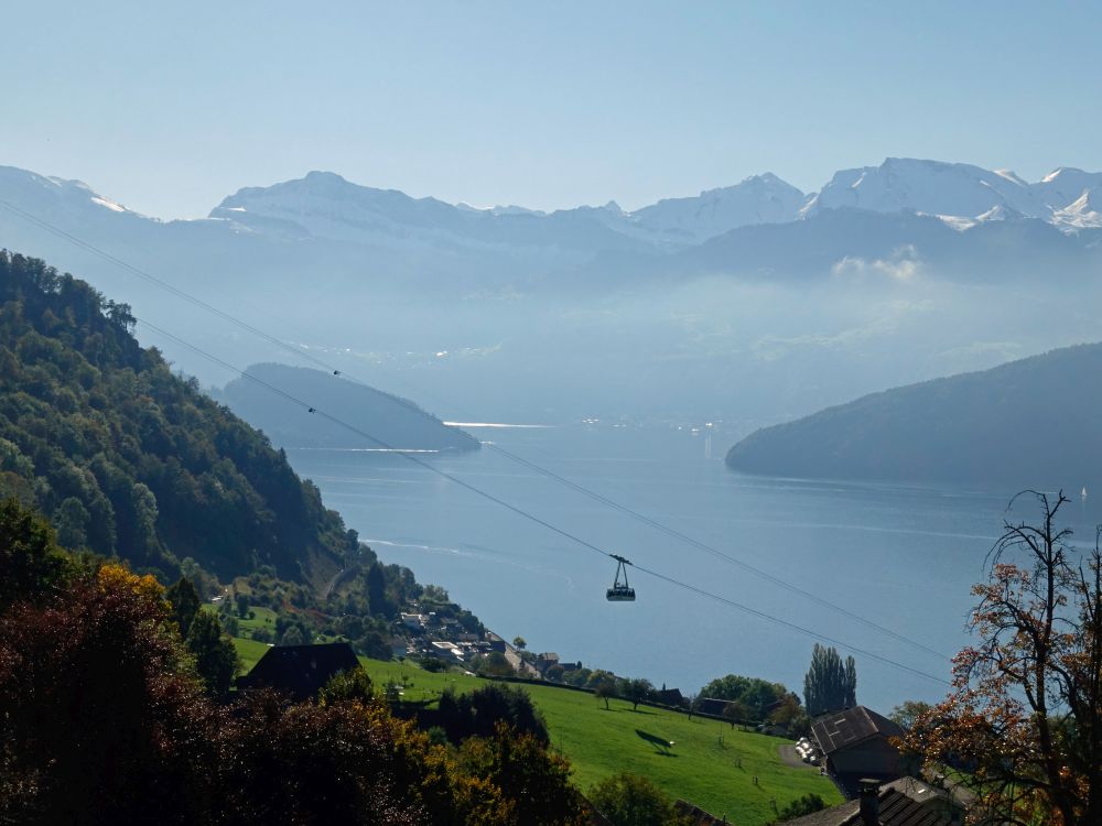 Weggis Luftseilbahn und Vierwaldstättersee