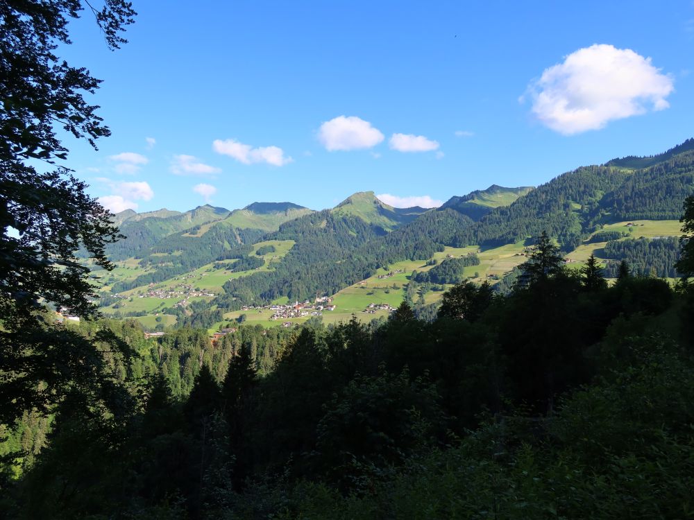 Blons mit Kreuzspitze u.a.