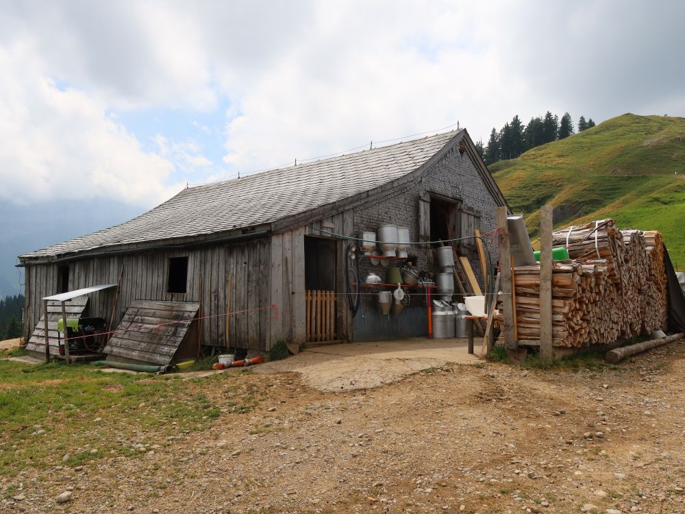 Stall bei Alp Gross Chenner