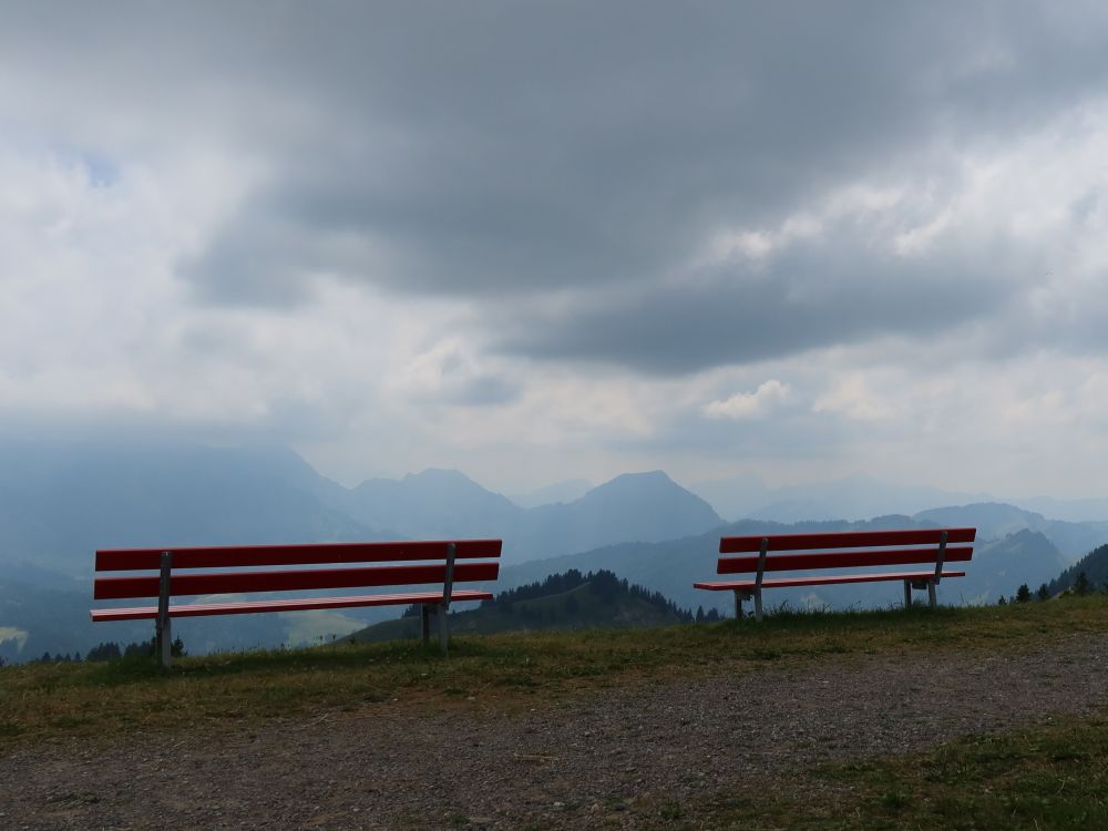 Stockberg zwischen den Sitzbänken