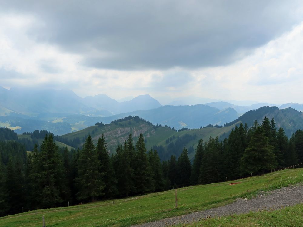 Blick Richtung Stockberg (in Hintergrund)