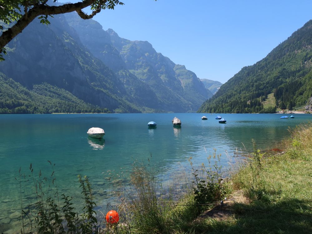 Boote auf dem Klöntaler See