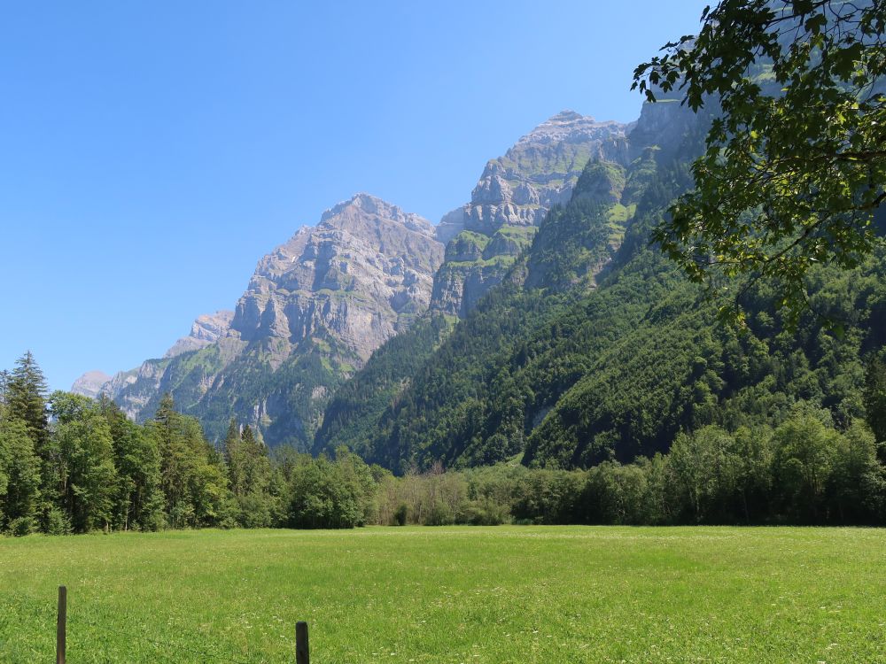 Felsen am Südufer des Klöntaler See