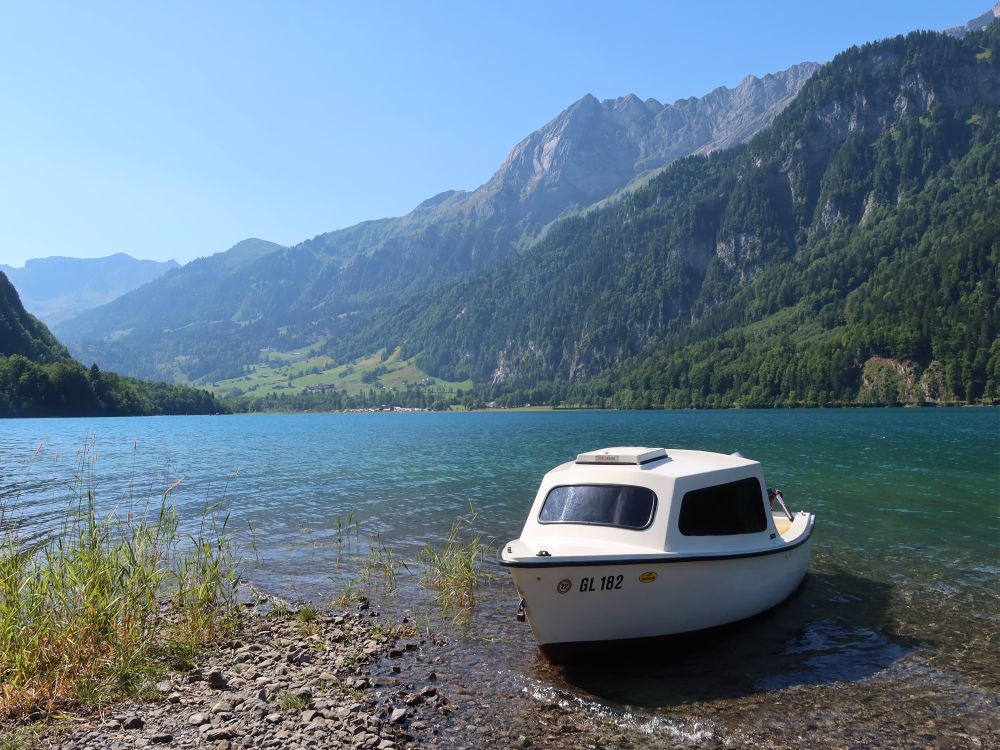 Boot auf dem Klöntaler See