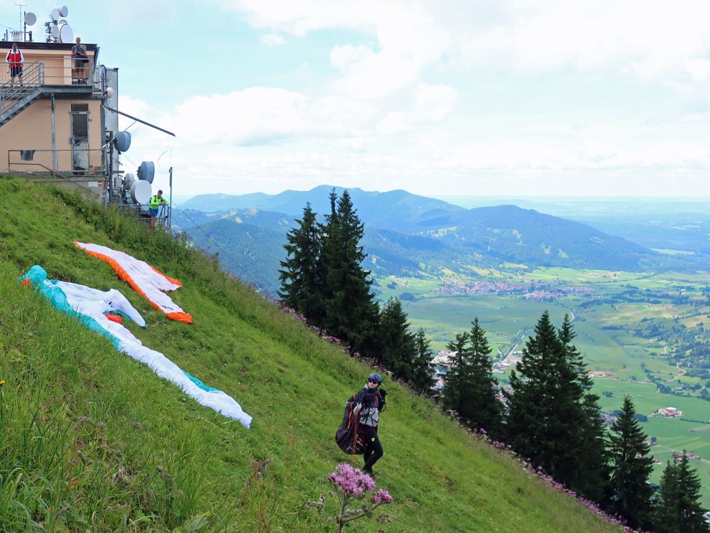 Gleitschirmflieger am Laberberg