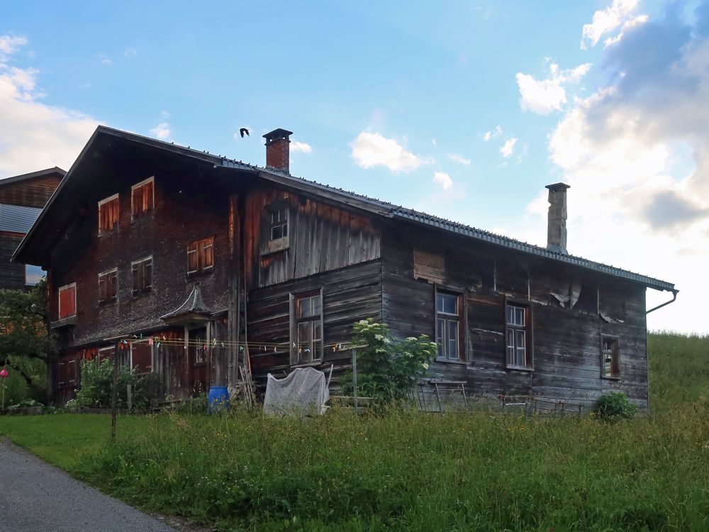 altes Holzhaus in Raggal