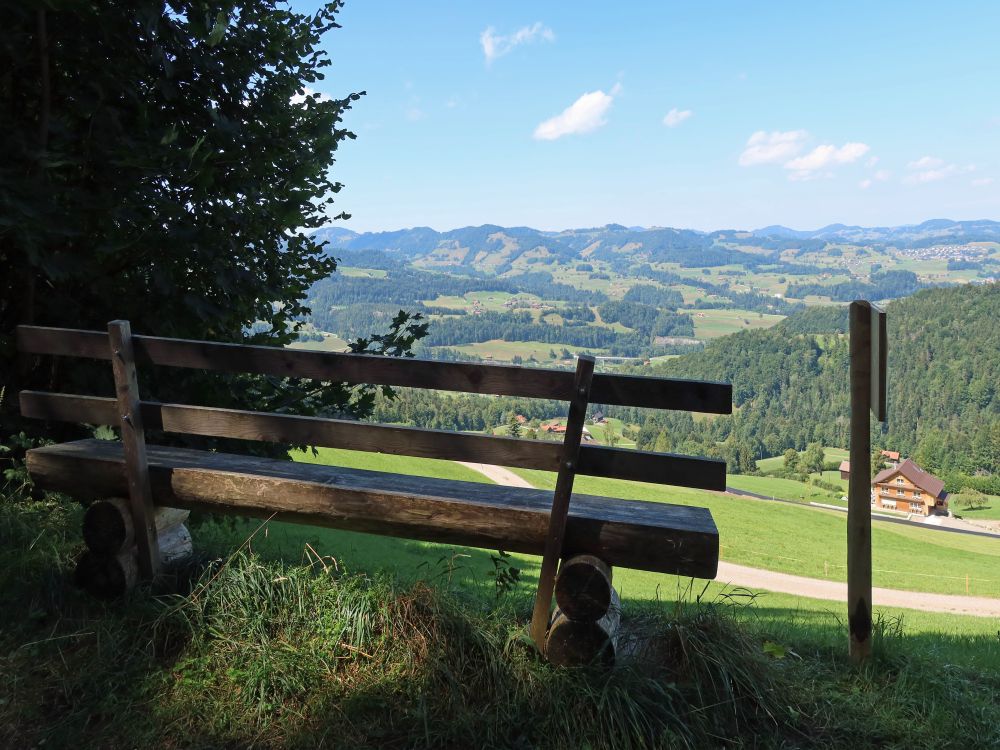 Sitzbank mit Blick ins Toggenburg