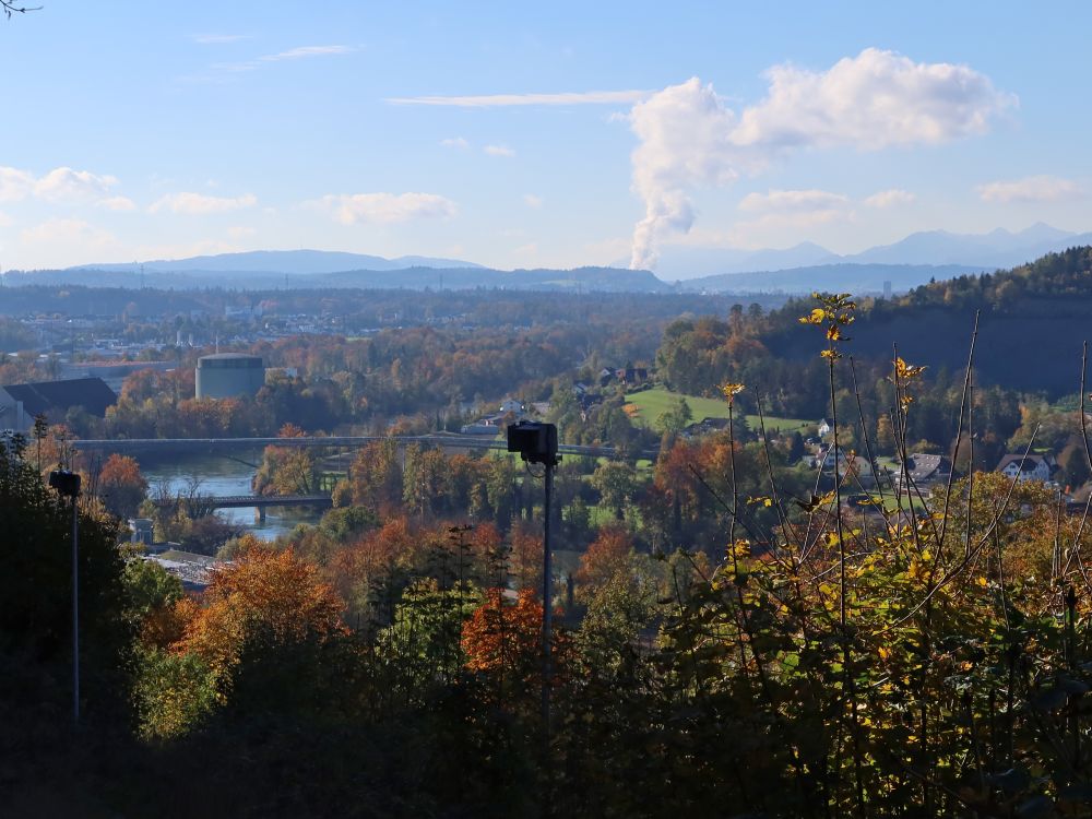 Aare und Dampf vom KKW Gösgen