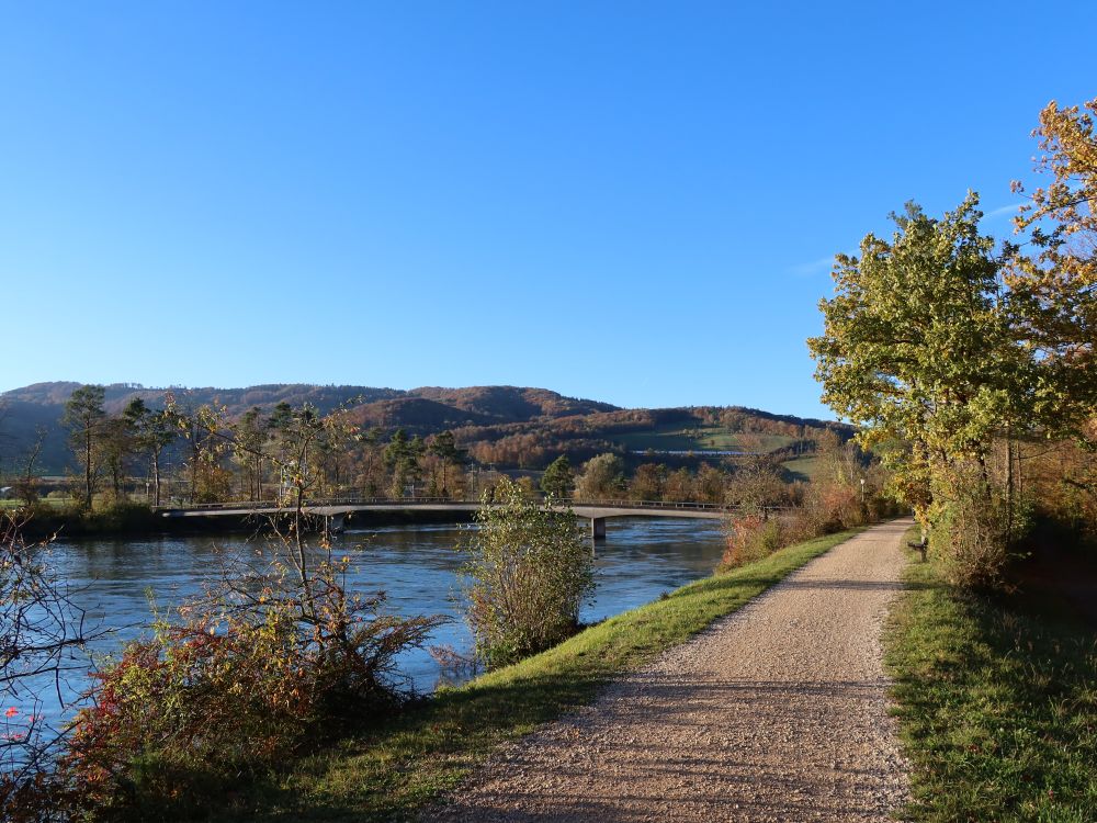 Aareuferweg bei Stauwehr NOK