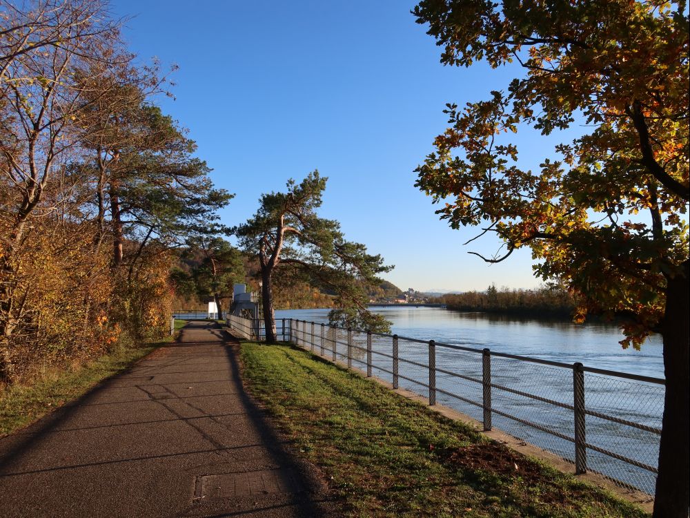 Aareuferweg bei Stauwehr NOK